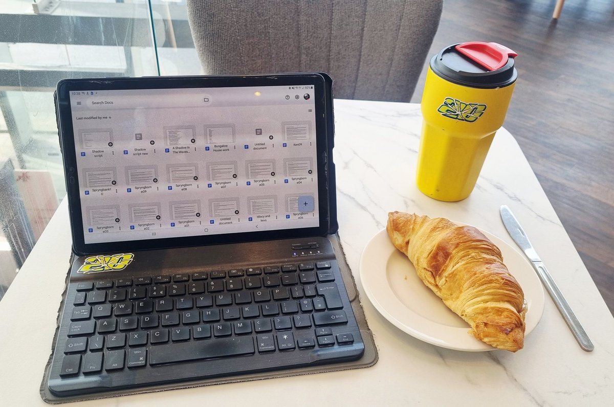 Stevo_author tweet media