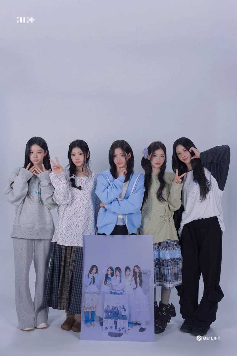 🜲 ... 𝘳𝘰𝘺𝘢𝘭𝘵𝘺 runs in her heart, 공주처럼 빛나. tweet media