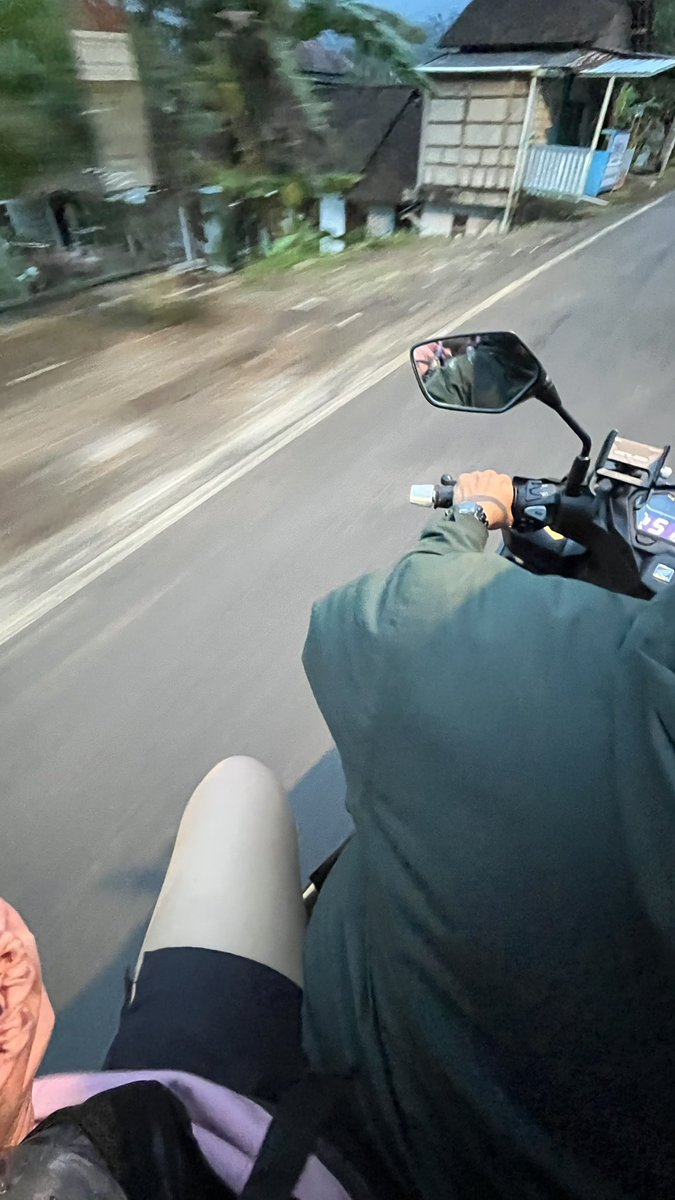 ecaantikk 🩰🎀🪞🦢🕯 tweet media