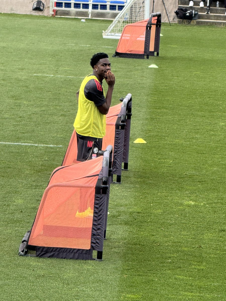 Elliot Rogliardo tweet media