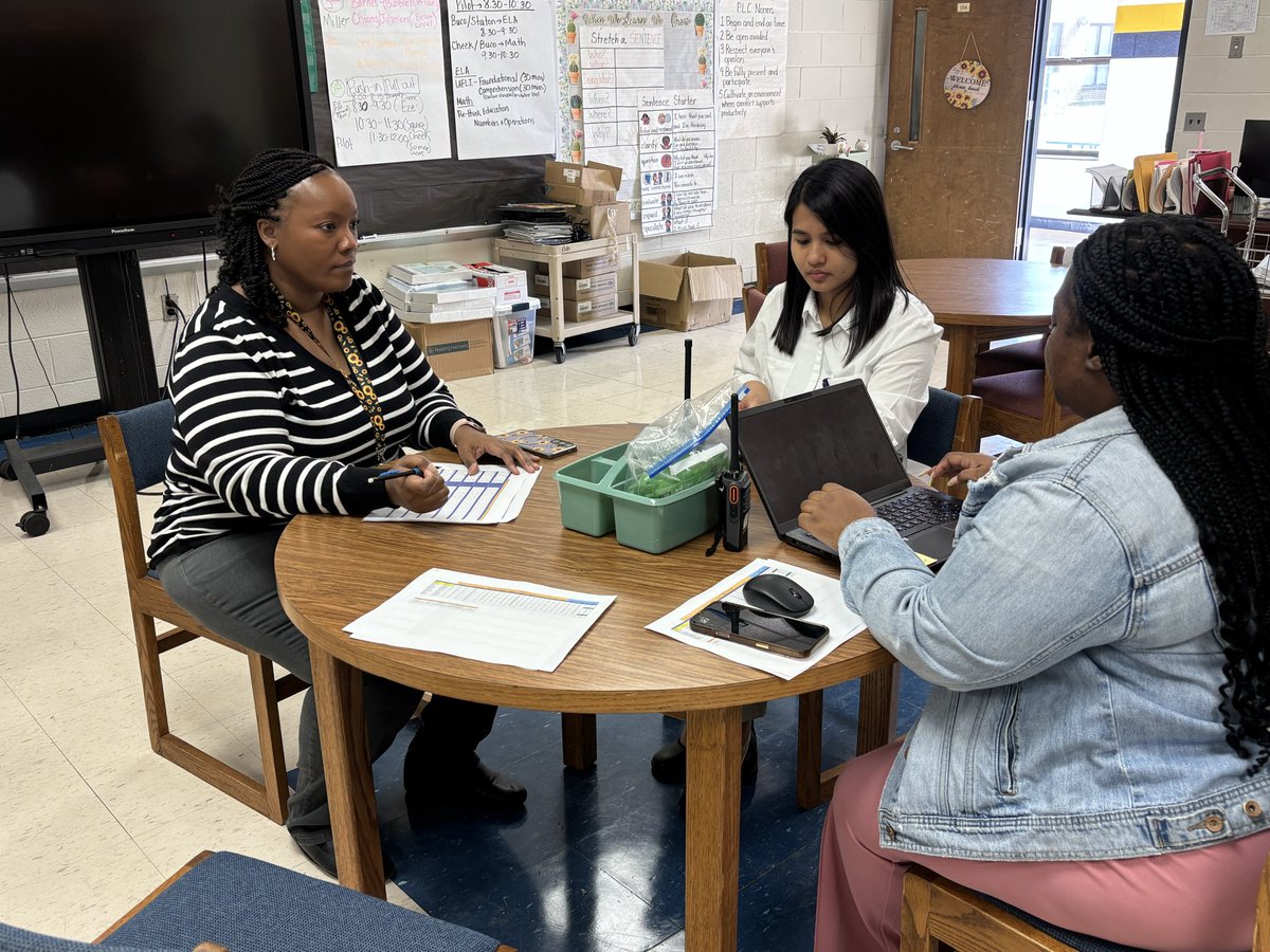 karenwood1's tweet photo. Data is the GPS that helps lead our instruction where we want our students to go! @NCDPI_OEL ELS Pauletta Broadnax and teachers in @weldon_city don’t wait until the end of benchmark periods to look at data. They look at it all the time to ensure that instruction is well matched and making a difference. @JIOThompson #NCReadLeadSucceed