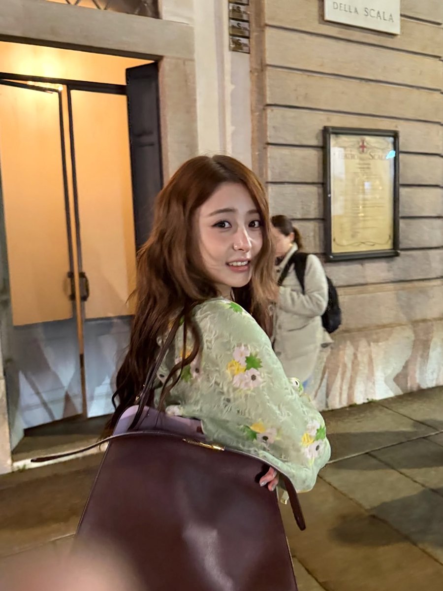 ユンジンペンが好きなユンジンなんだろう。
人気投稿だよね。この雰囲気、ユンジンのかっこよさが際立ってる。
#허윤진 #HUHYUNJIN #YUNJIN