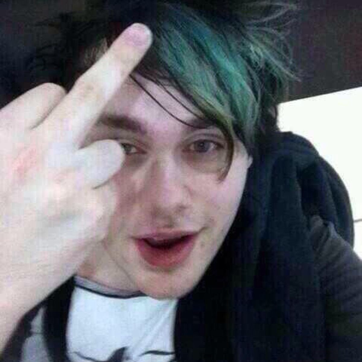 El 🎧 on tour PTV tweet media