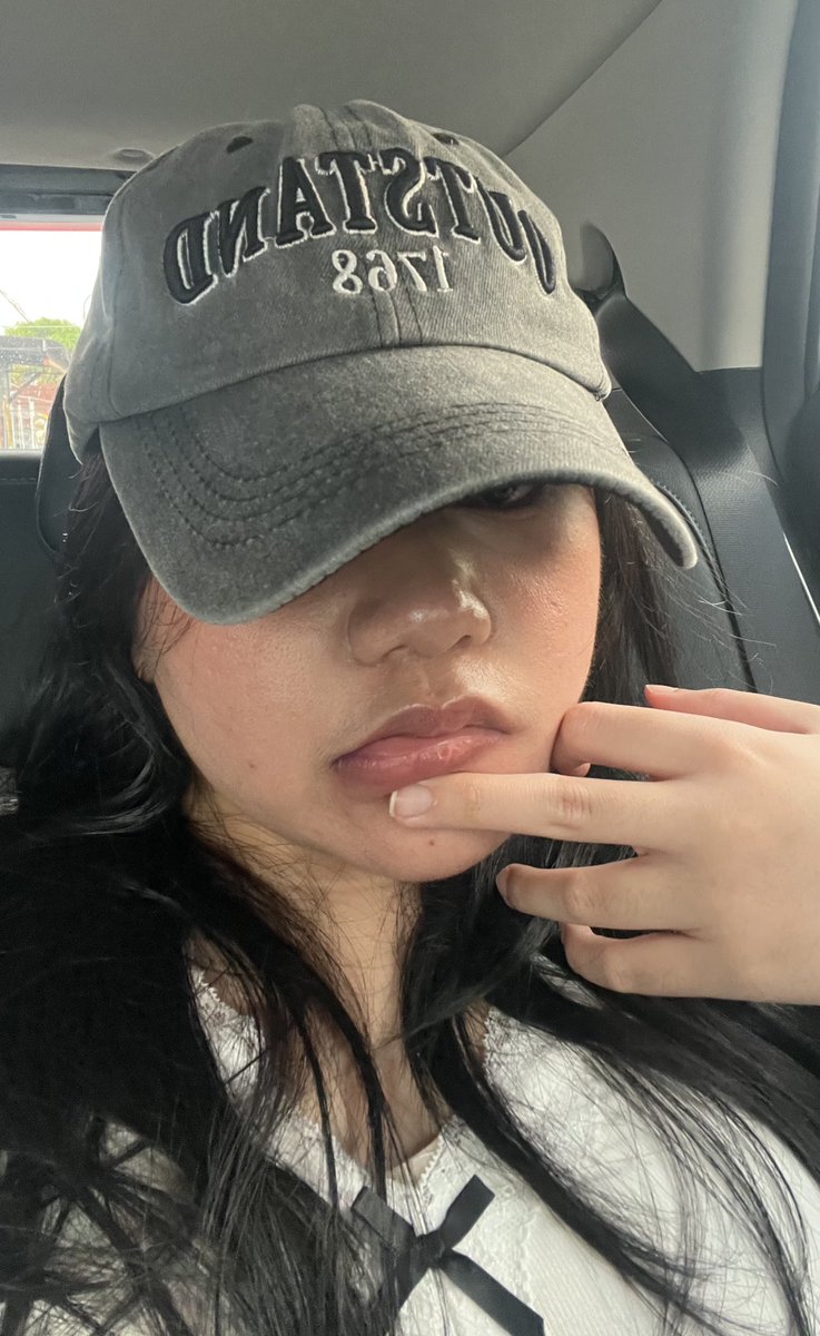 deb⭑𓂃💋ྀིྀི tweet media