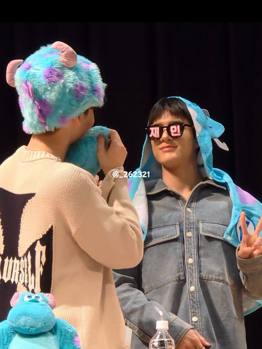 콕𖦊ྀི tweet media