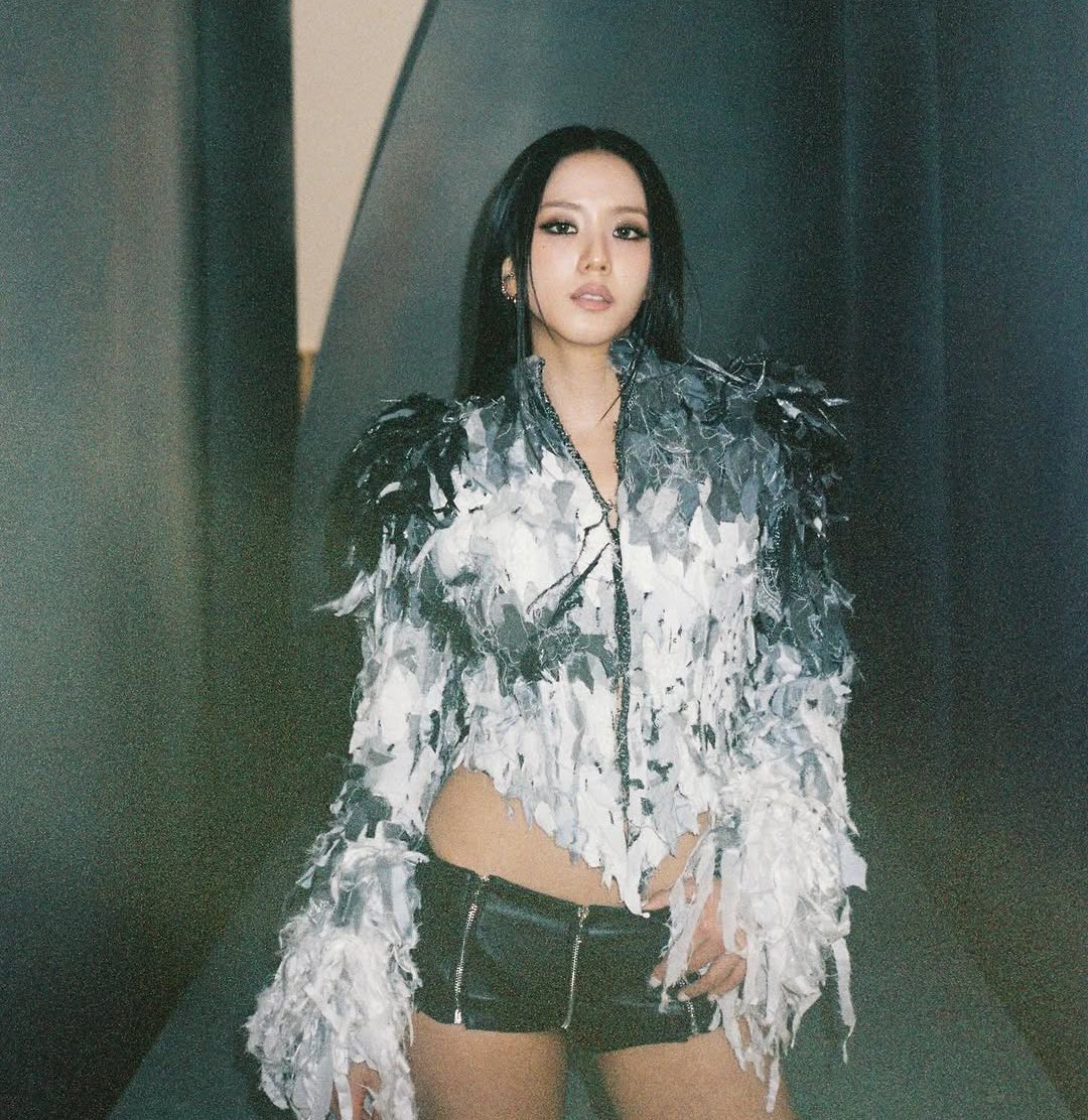 JISOO NEWS tweet media