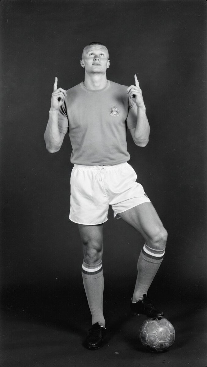 <a href="/ErlingHaaland/">Erling Haaland</a>