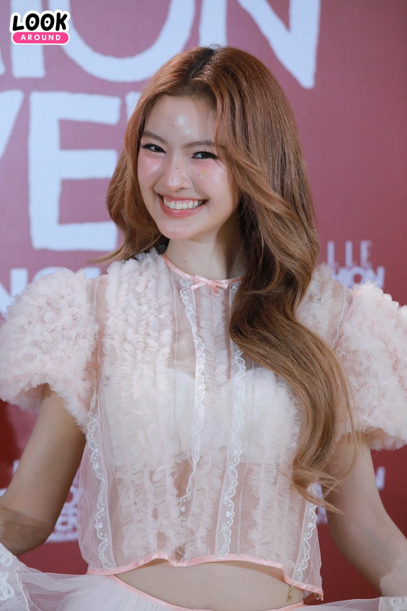 LookARound tweet media