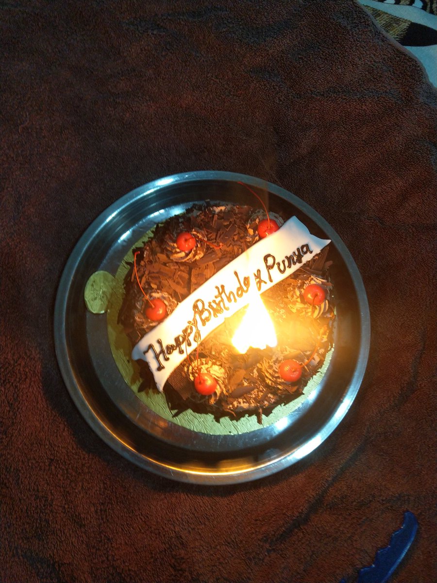 TerrificPunnu's tweet image. These pictures were clicked around 6 years ago (5 Apr 2020) during lockdown period,
when my birthday was celebrated by ordering a cake by phone from a nearby bakery and doing the lighting activity as instructed by our PM to salute the bravehearts and 

#Lockdown2020