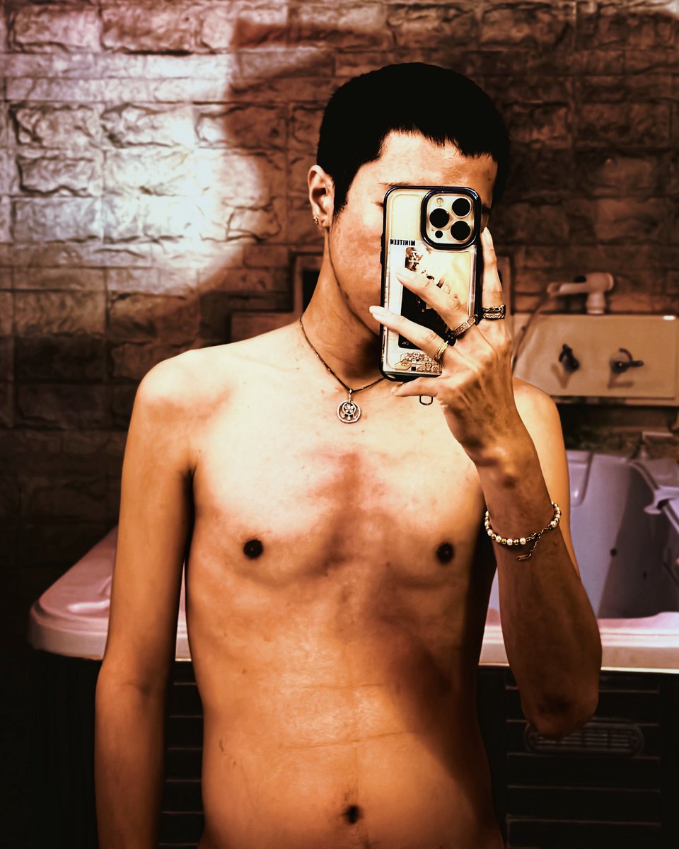 lagomcooper's tweet photo. 因為家裡有人過世所以短時間消失
（也好一陣子沒碰東西）
因為我個人覺得副作用對我工作有影響
所以頂多用呼的而已 https://t.co/mTYXpqIeRP