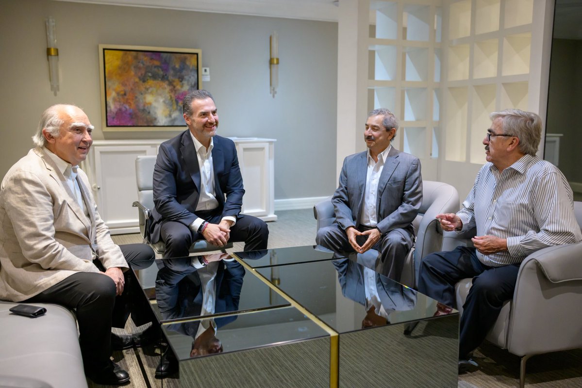 Adrián de la Garza tweet media