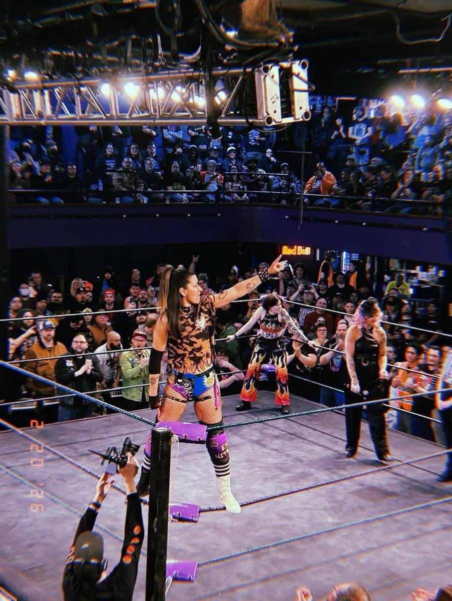 qb1. ✯ デライラ・ジェリン tweet media