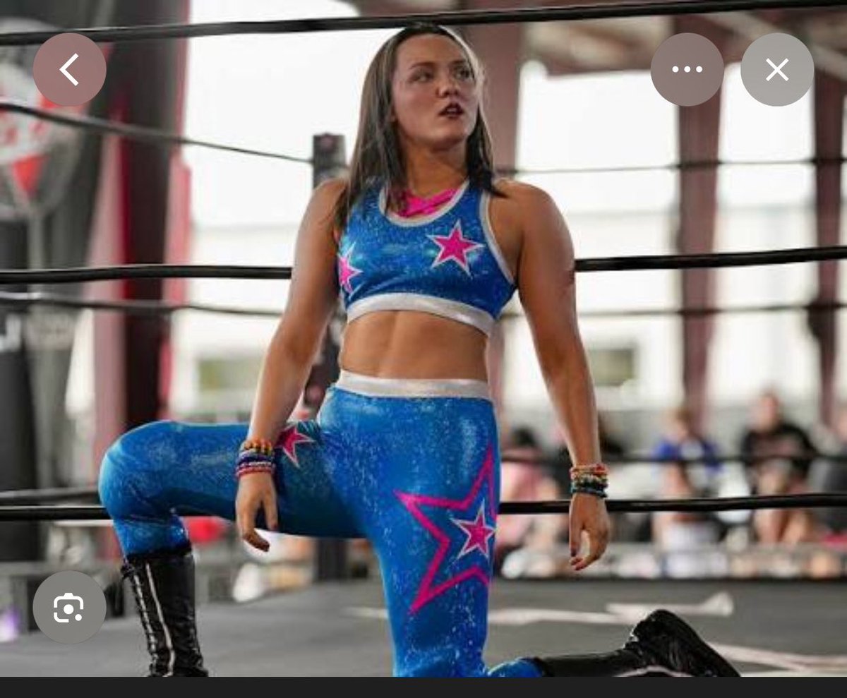 bella 🛰 | IS SEEING HARRY!!!! tweet media