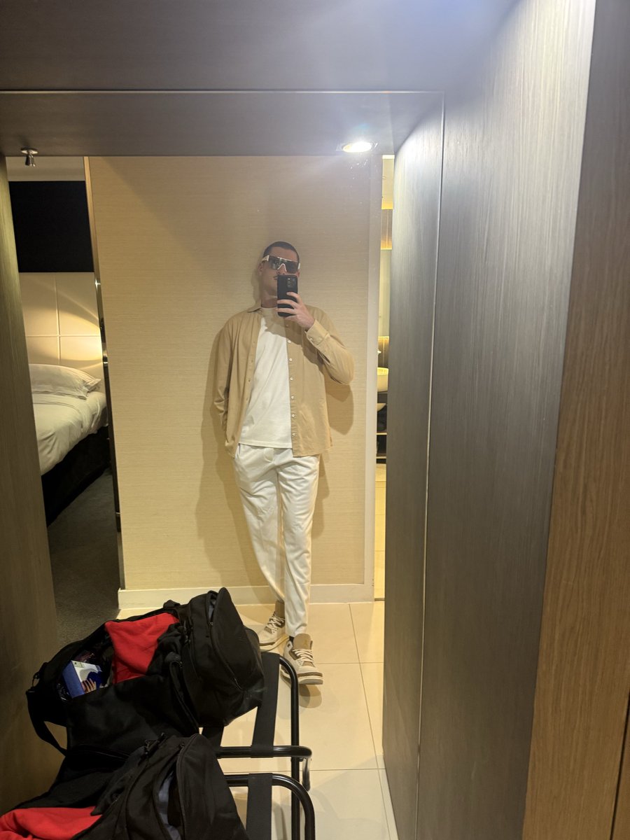 HEATADDICTZ's tweet photo. I look like Friday been trappin since Monday tho https://t.co/p2MlBlBKwh