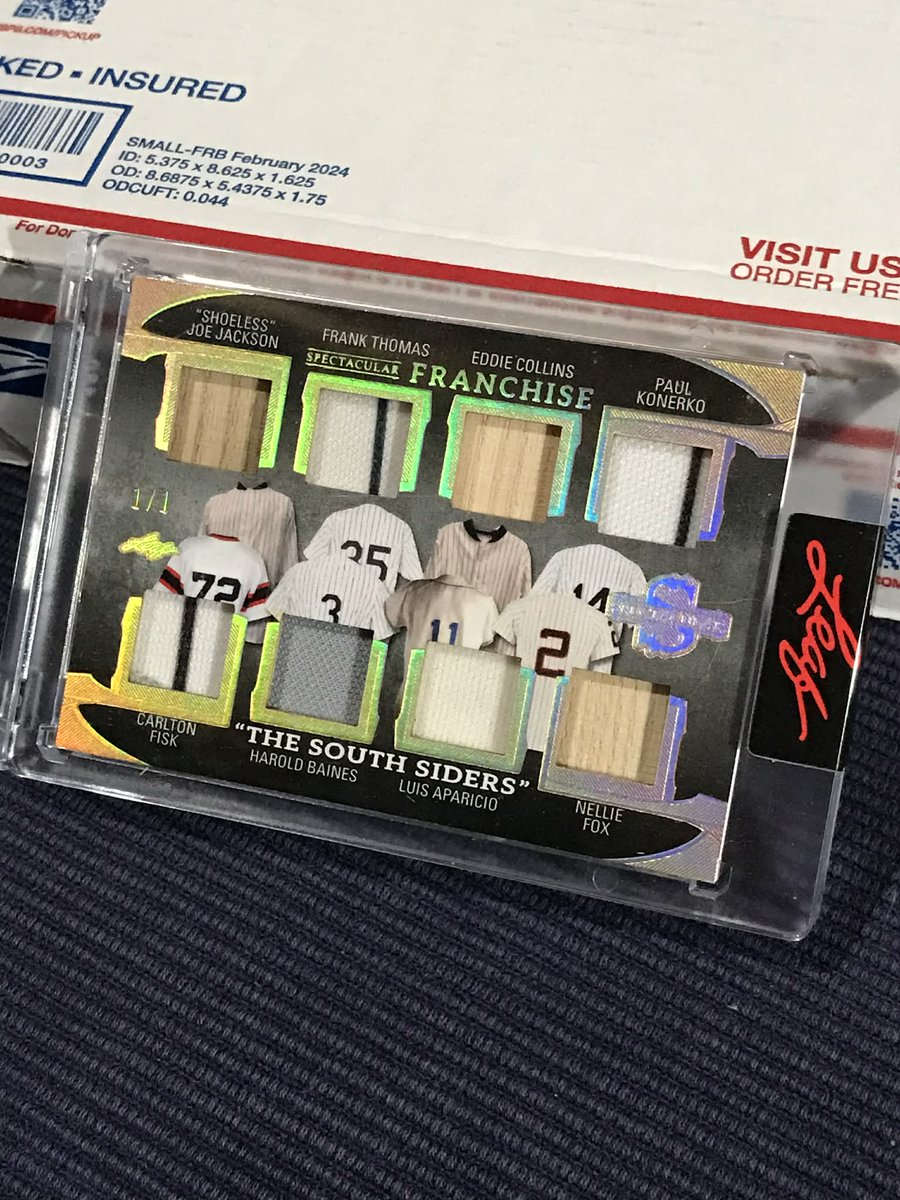 WhitticusCards's tweet image. 1/1 "The South Siders" @whitesox  
2025 @Leaf_Cards Spectacular Franchise ⚾️ 
8 Swatch: Game Used Memorabilia Relics
Wonder if @TheBigHurt_35 will let this slide? 

#BigHitWhitt #BeAWhittness #TheHobby #TheHobbyFamily