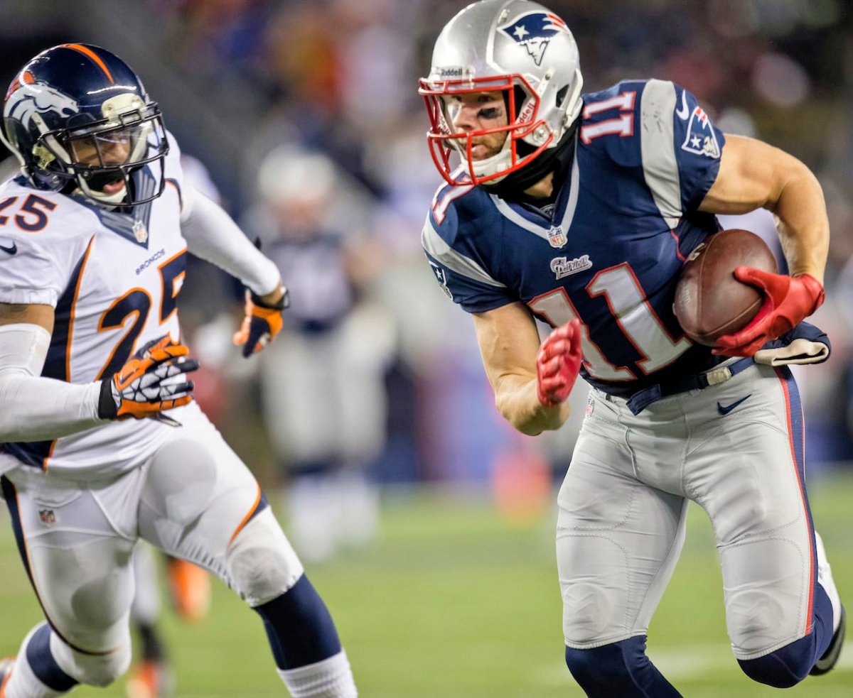 BridgingFoxboro's tweet image. Patriots Legend @Edelman11 Future Hall of Famer! You can't tell the story of @TomBrady 🐐 with out the Edelman chapters.
#foreverNE 
#NEPats    
Day 743