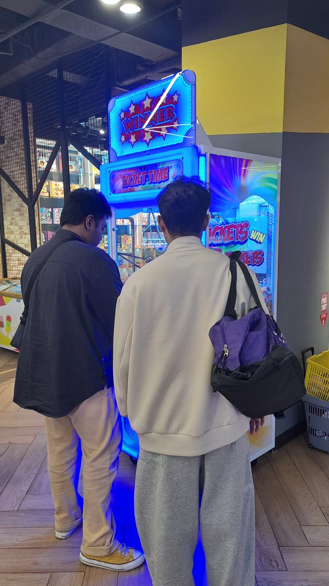 🐈‍⬛ Boy From Nowhere: Verteen tweet media