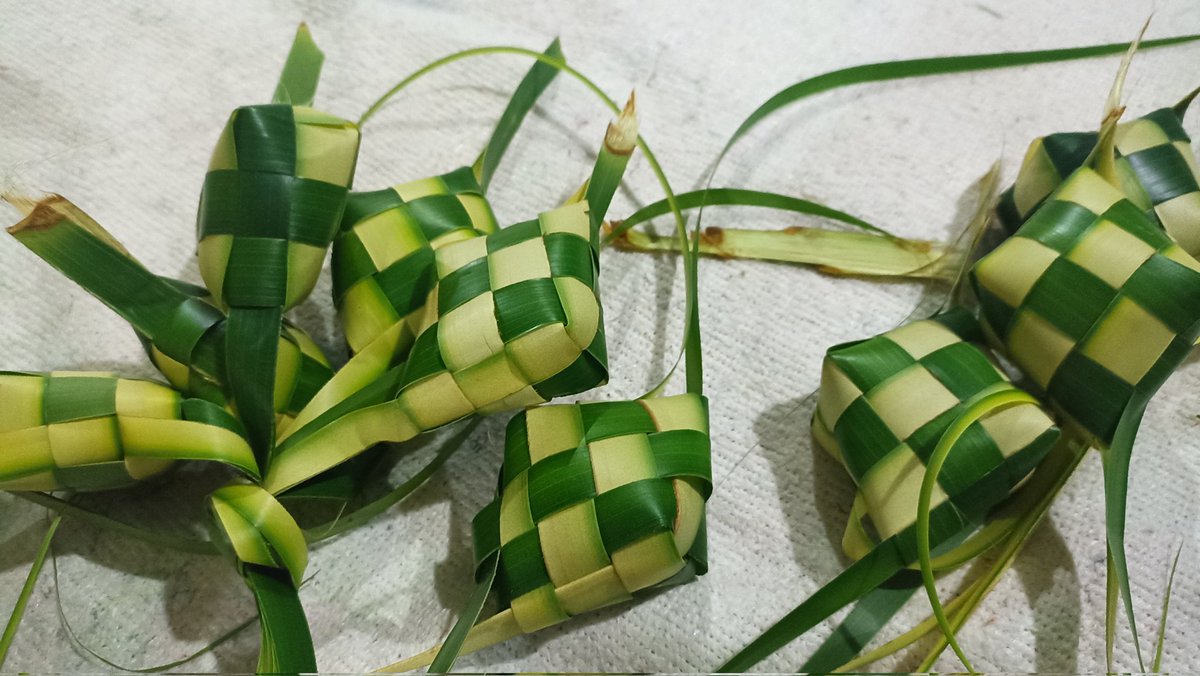 bukan adel tweet media