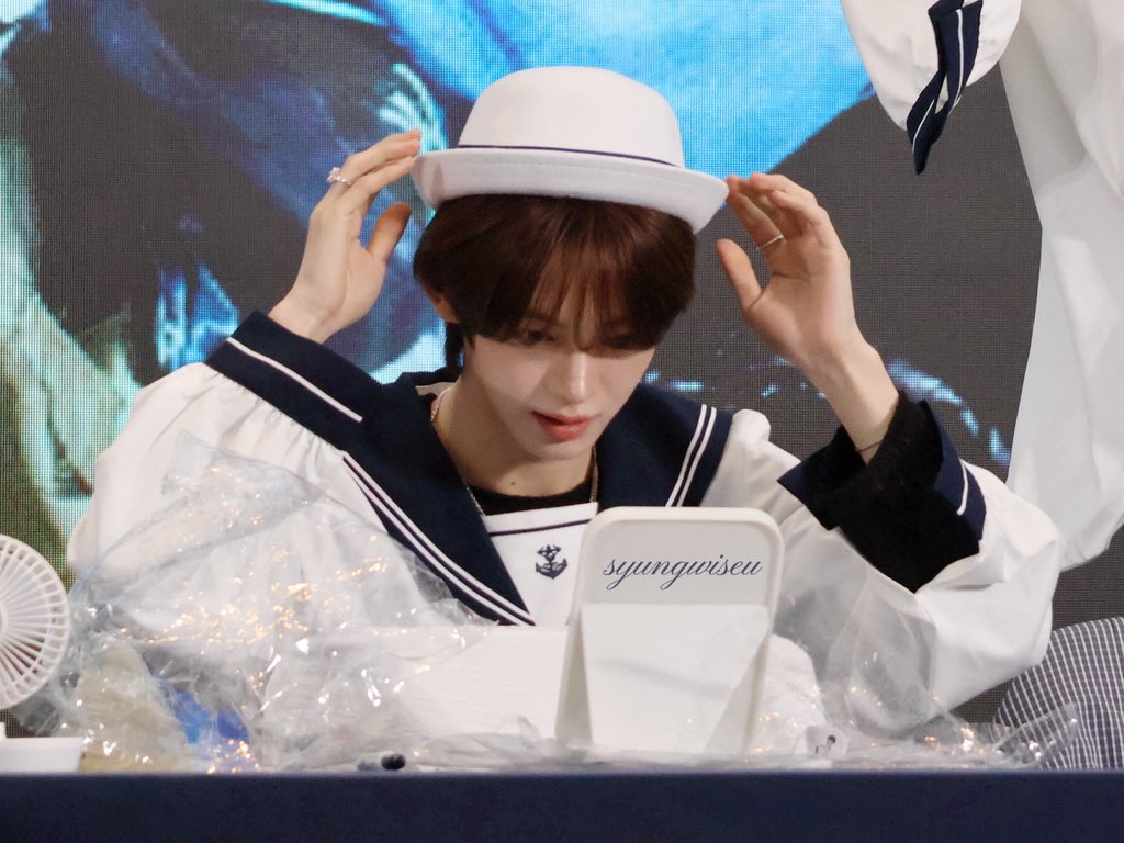 syungwiseu tweet media