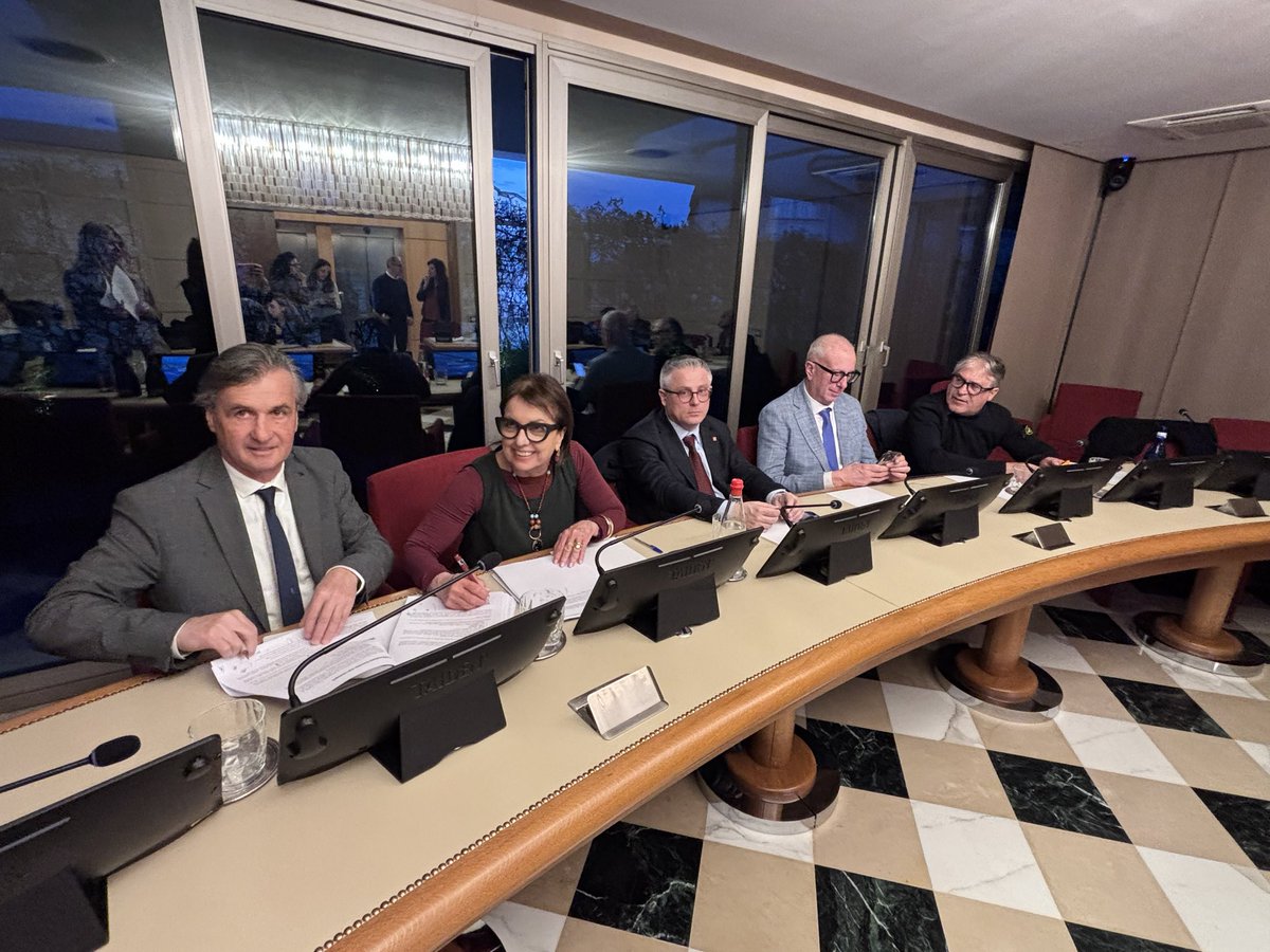 ancenazionale's tweet image. #Ance e sindacati firmato il testo unico del contratto collettivo di settore a presidio di qualità e legalità contro il dumping 👉 ance.it/2026/03/ediliz… @FENEALUIL_ @FilcaCisl @filleacgil