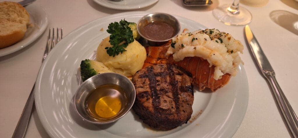 Is Norwegian Viva’s Complimentary Dining Any Good? An Honest Review Plus Photos dlvr.it/TRhLK3