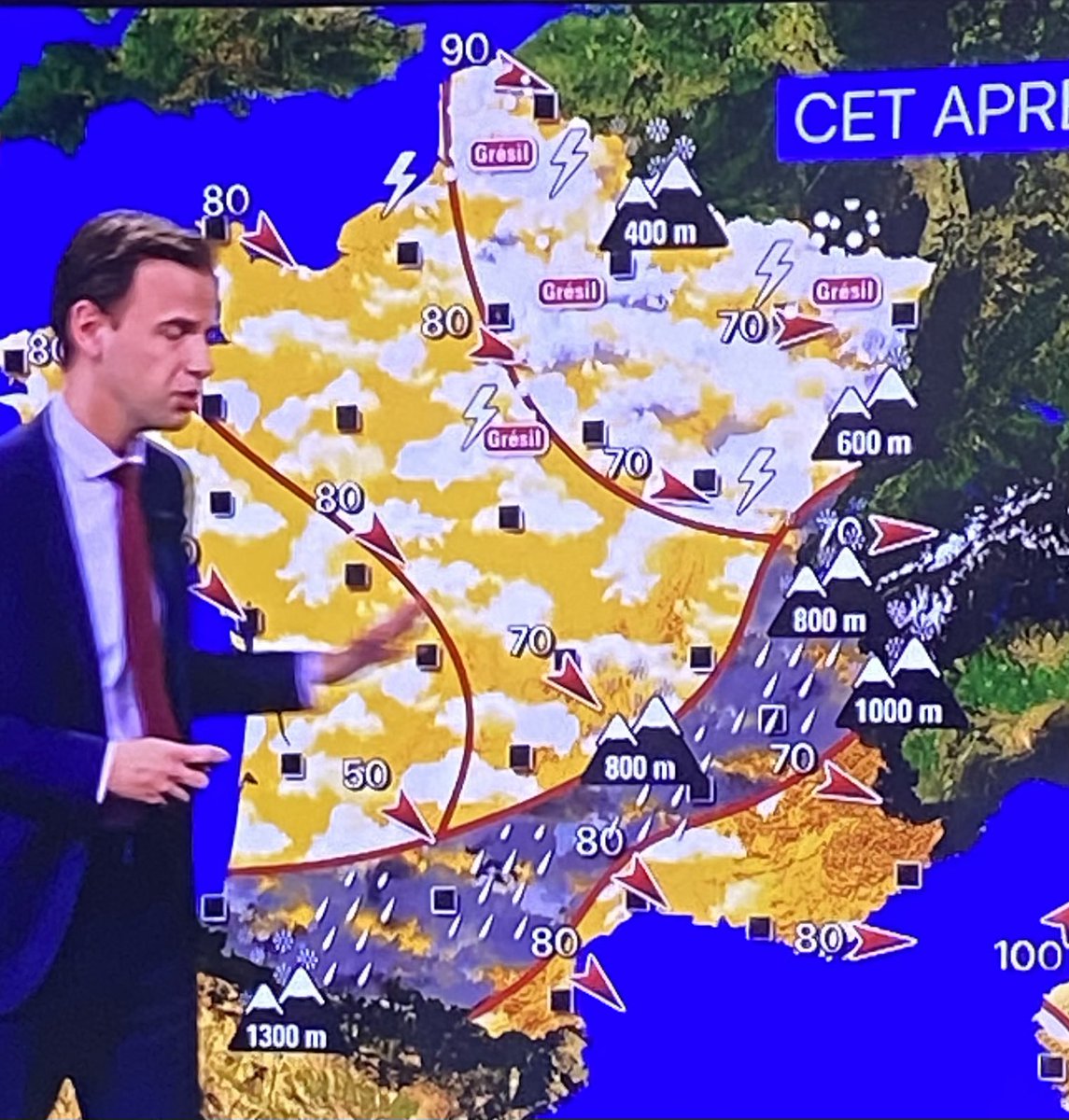 sebloriette's tweet image. Enfin une vraie reconnaissance du massif Ardennais ⛷️❄️😂😂
#Gel 🥶#FautBienRigoler