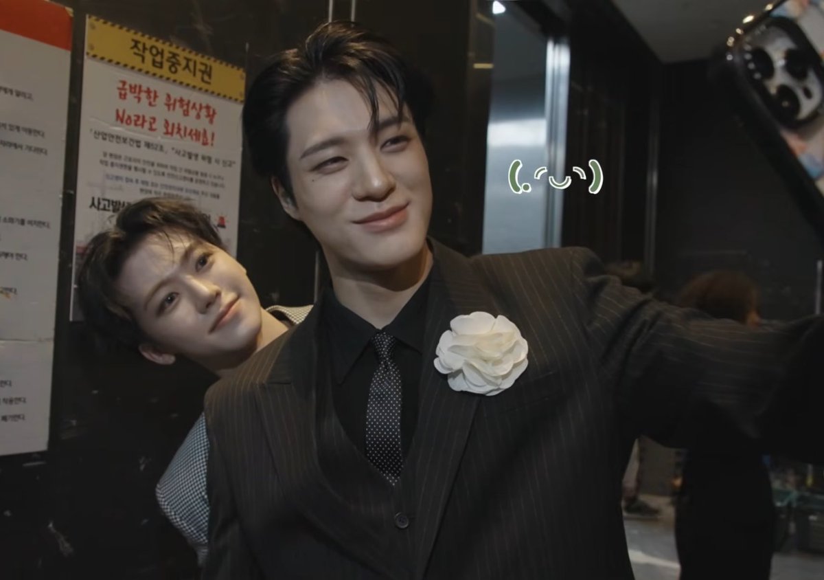 콕𖦊ྀི tweet media