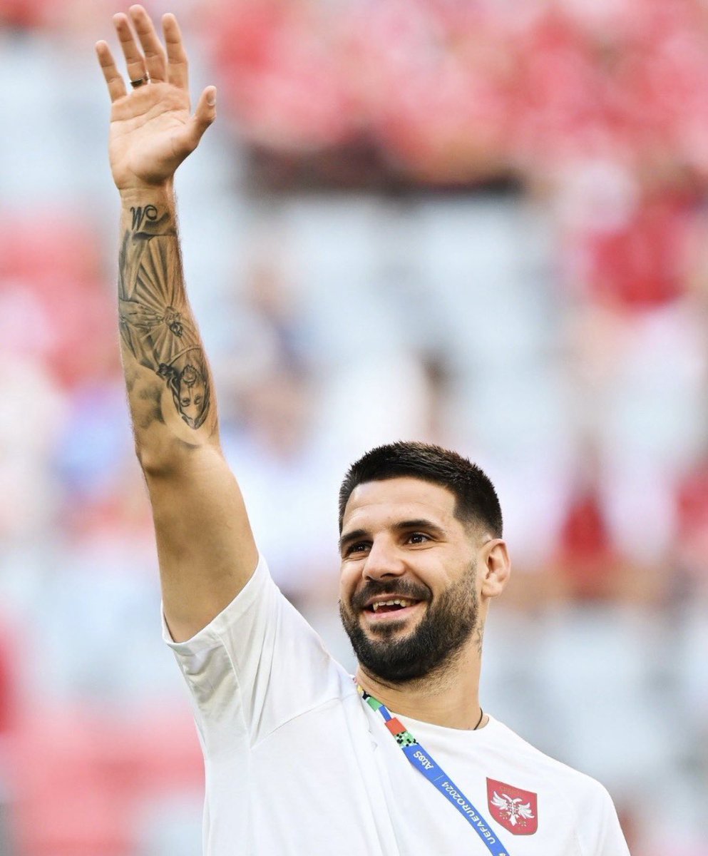 محور العظماء tweet media