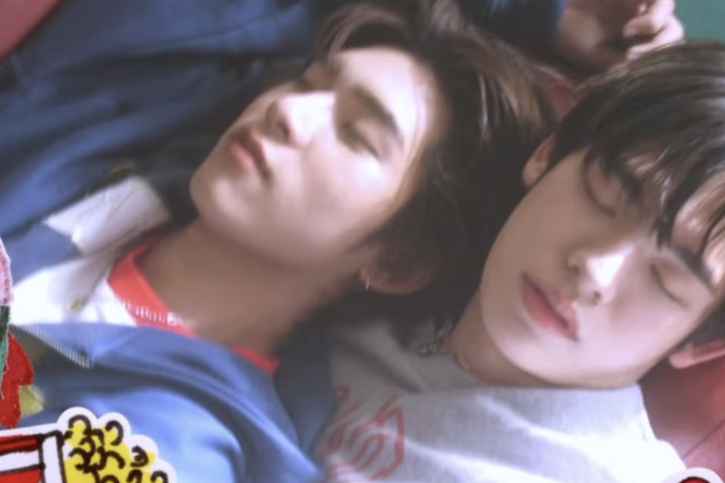 nongred🫕* tweet media