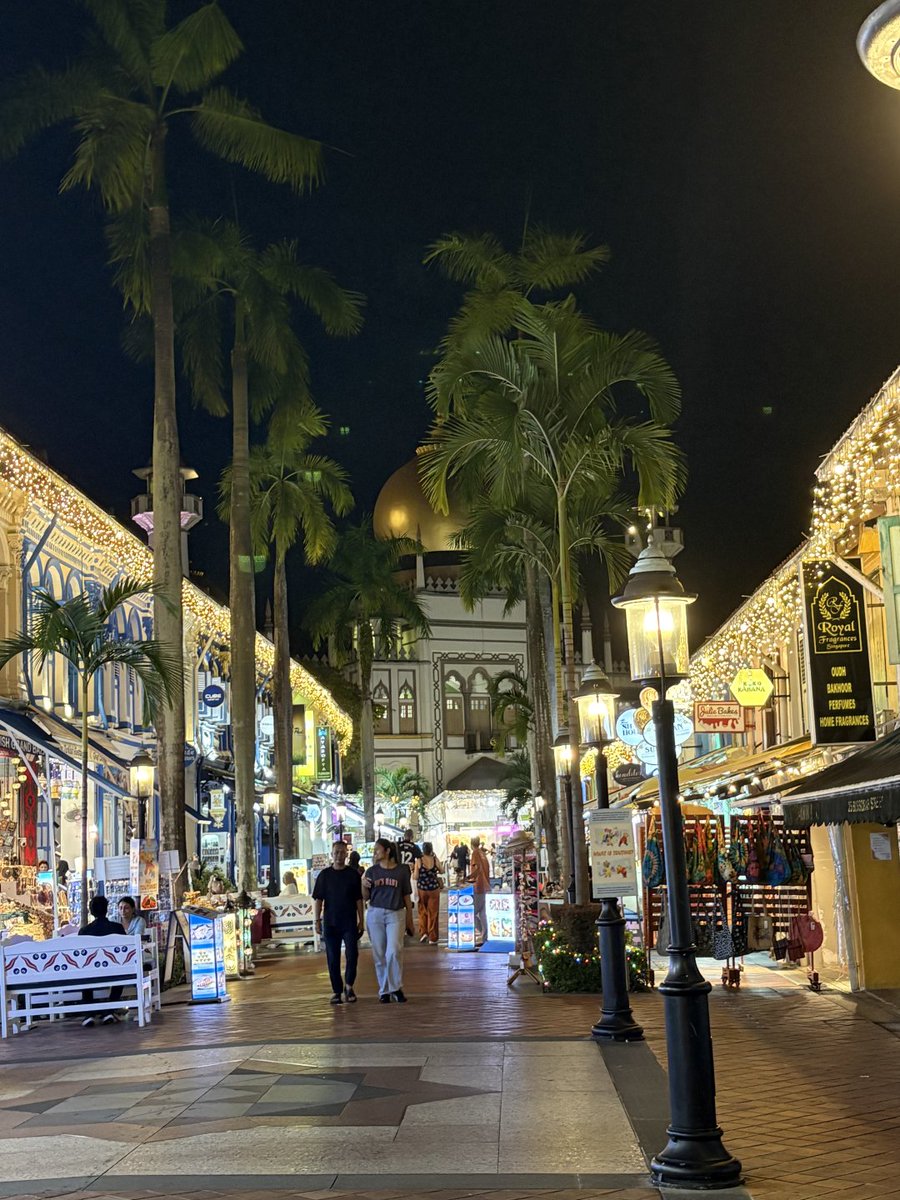 夜の街はにぎやかで楽しめます😊