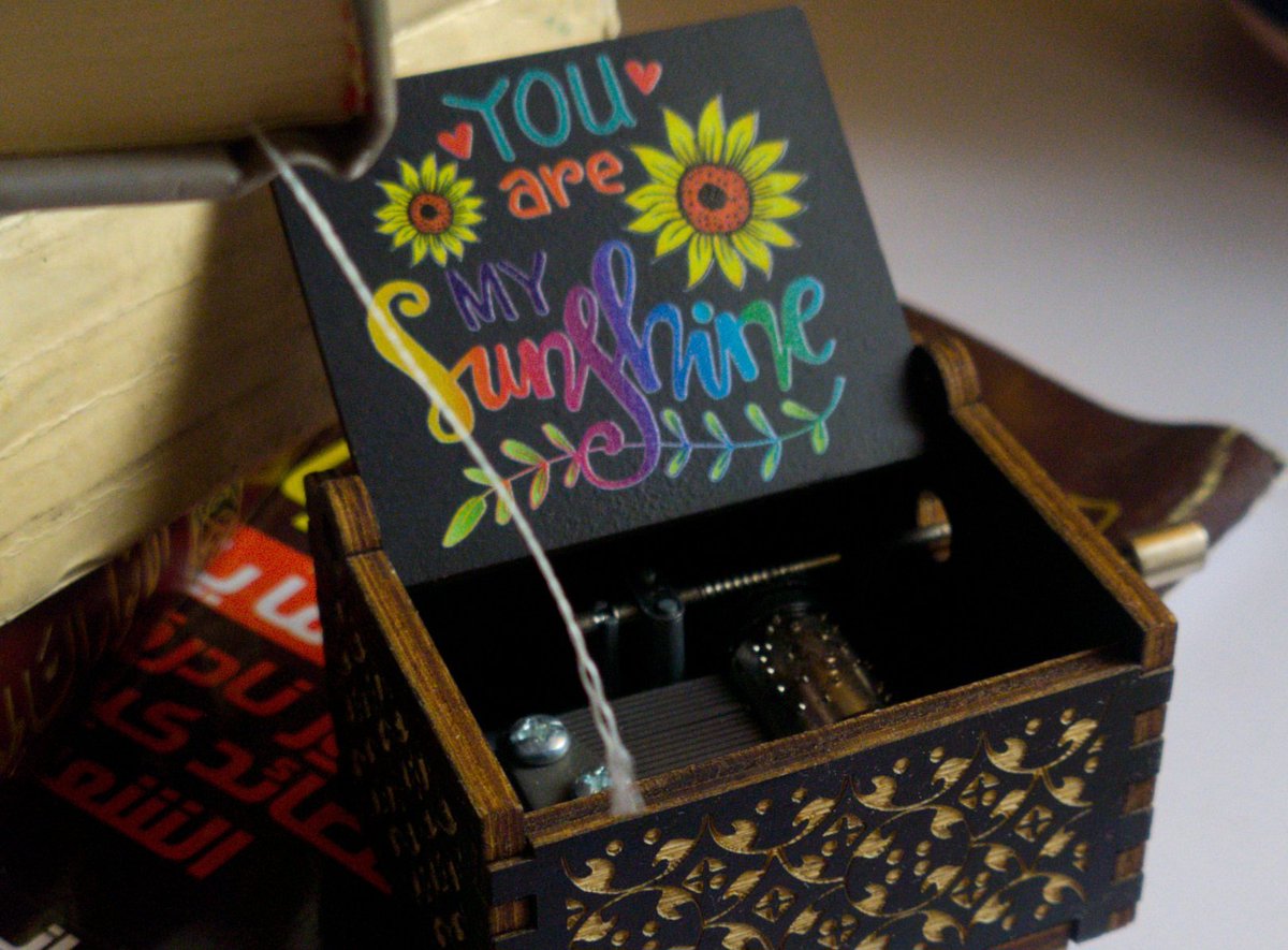 تِـيم tweet media