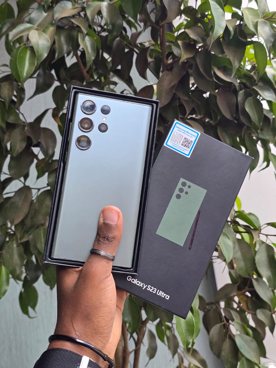 AmRoggoz's tweet image. Used Galaxy S23 Ultra available 

12GB RAM, 512GB Storage
Android 16, One UI 8
SnapDragon 8 Gen 2

KSH 59,000
#TechIt | @techscents_ke