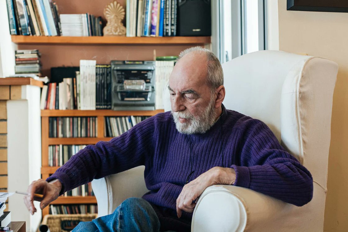 ΄΄ Δεν ξέρω αν είμαι Αριστερός ή Αναρχικός,
αυτό που θέλω είναι να μην πεθάνω Μαλάκας΄΄👏👏

Περικλής Κοροβέσης ο σπουδαίος
ένας ελεύθερος Άνθρωπος🌺