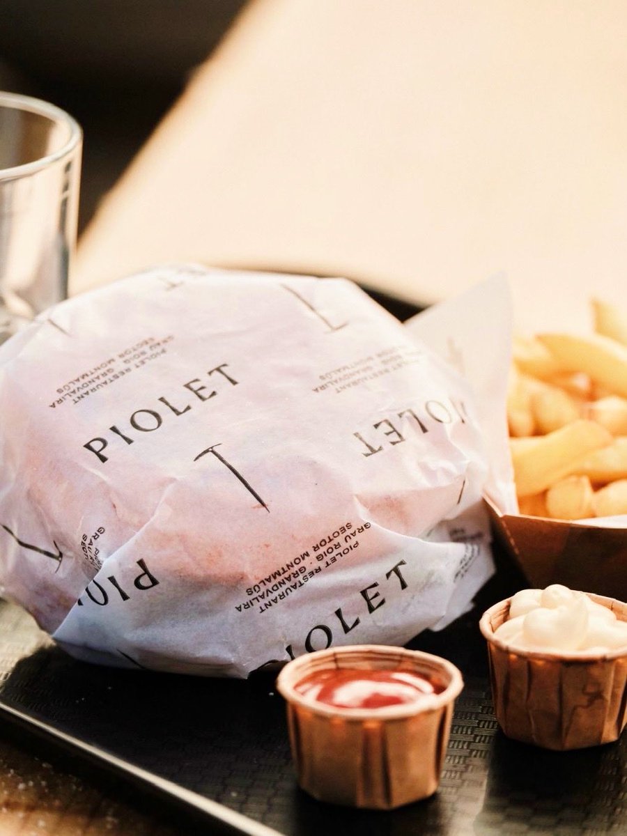 PioletVodkaBar's tweet image. On every day of skiing you should stop for lunch💛🚀

#Piolet #VodkaBar #Andorra #Grandvalira #GrauRoig