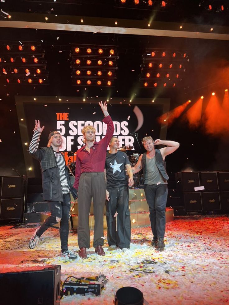 bea ★卌 tweet media