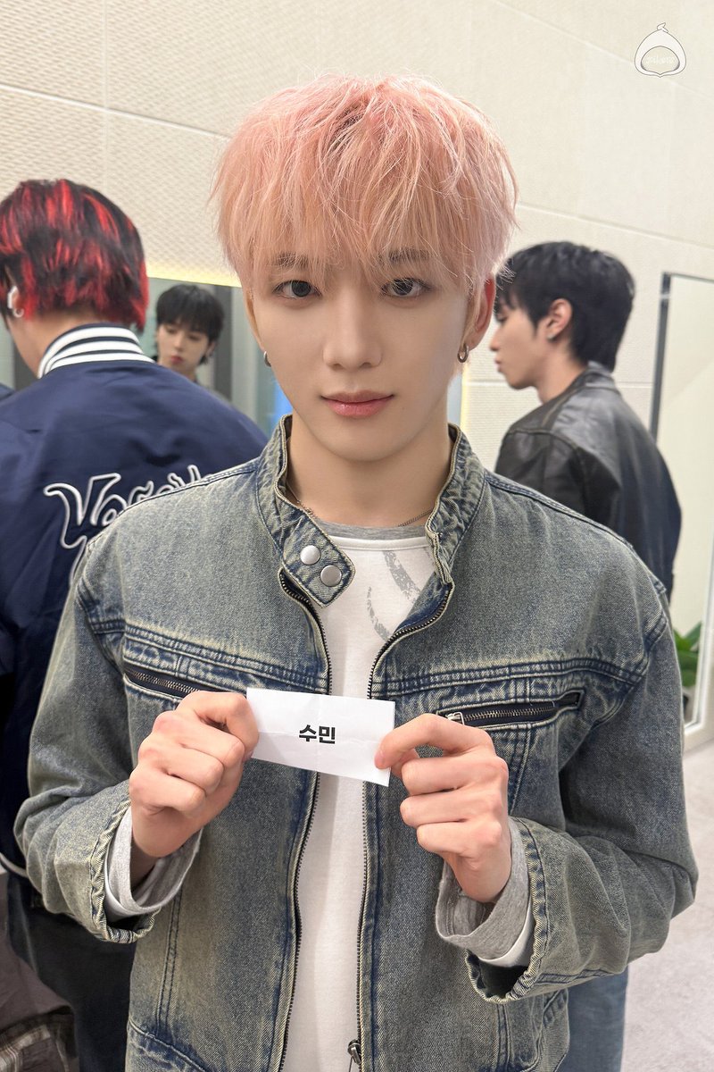 Lua 🐥 is delulu tweet media