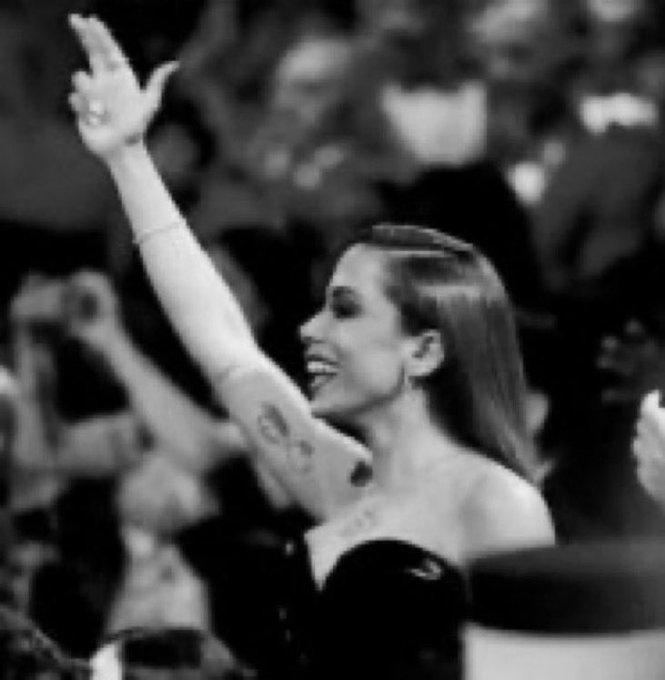 wit .⋆♱ tweet media