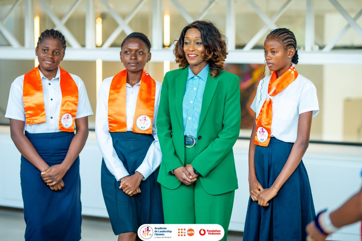 ClaireFondation's tweet photo. #FMC_YOUTH_LEADERSHIP: LE FUTUR SE #CONSTRUIT PAR LA #TRANSMISSION DES #COMPÉTENCES.
Il ne s’improvise pas.
#Former_mentorer_inspirer les jeunes filles aujourd’hui, c’est garantir une société plus #stable, #équitable et #forte_demain.
Le programme #ALF le #démontre @UNFPARDC https://t.co/hx3jLKqTh1