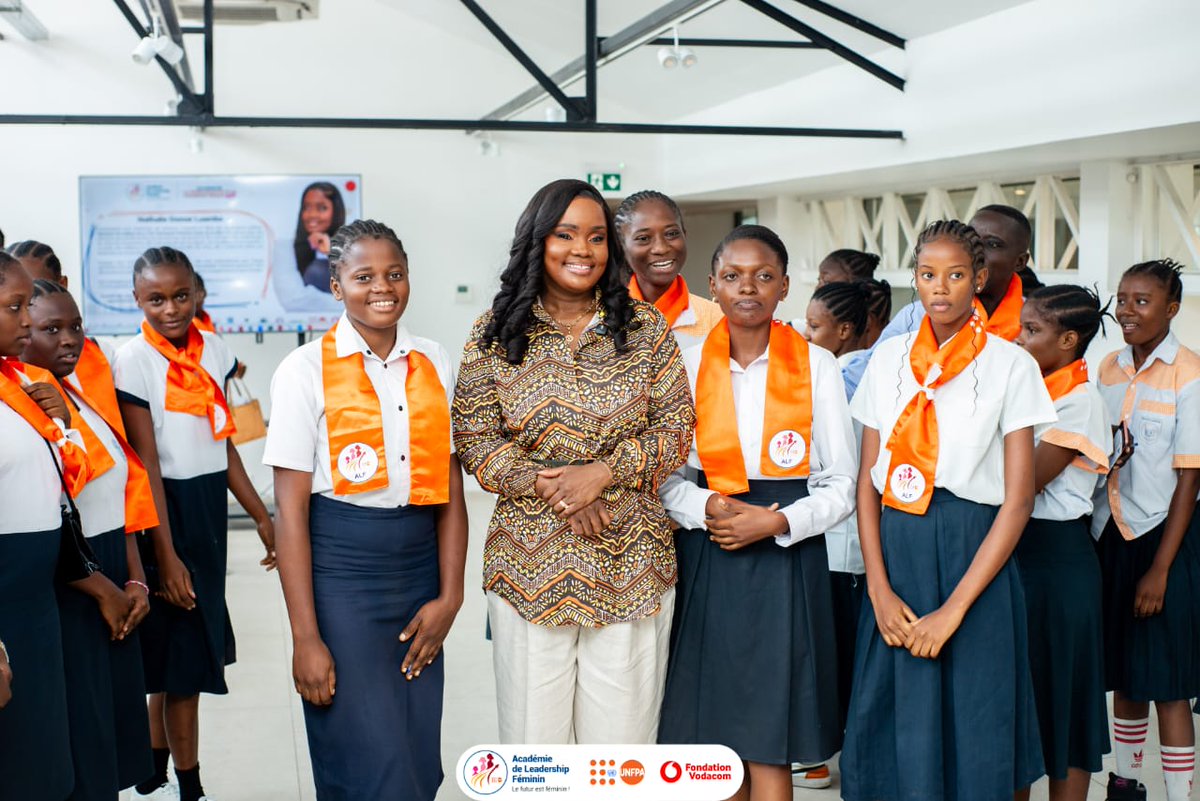 ClaireFondation's tweet photo. #FMC_YOUTH_LEADERSHIP: LE FUTUR SE #CONSTRUIT PAR LA #TRANSMISSION DES #COMPÉTENCES.
Il ne s’improvise pas.
#Former_mentorer_inspirer les jeunes filles aujourd’hui, c’est garantir une société plus #stable, #équitable et #forte_demain.
Le programme #ALF le #démontre @UNFPARDC https://t.co/hx3jLKqTh1
