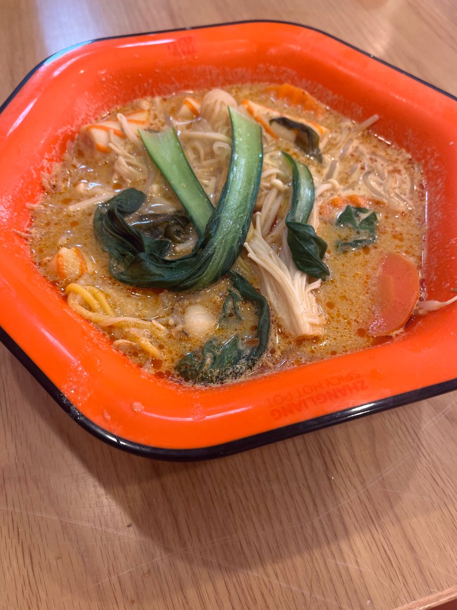 ミサイ tweet media