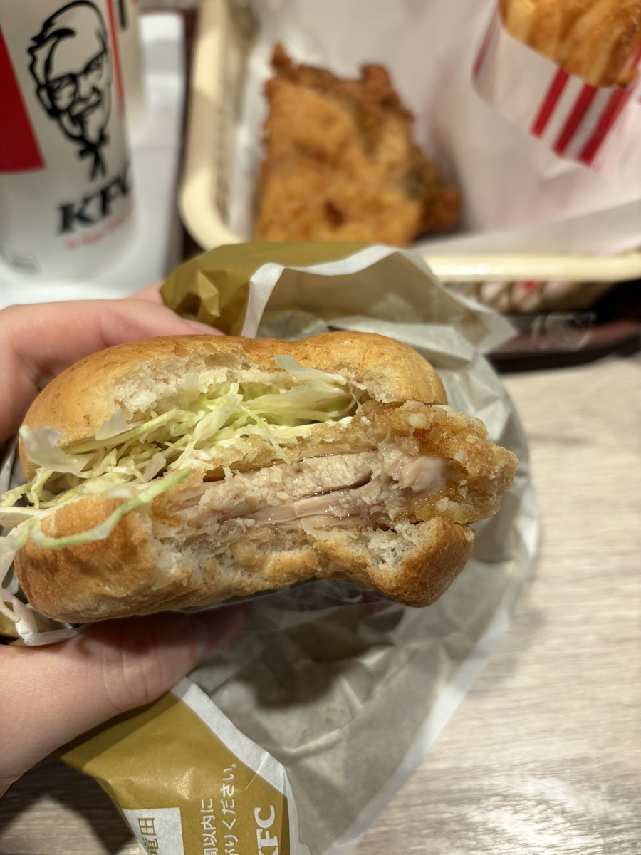 コバヤシ tweet media