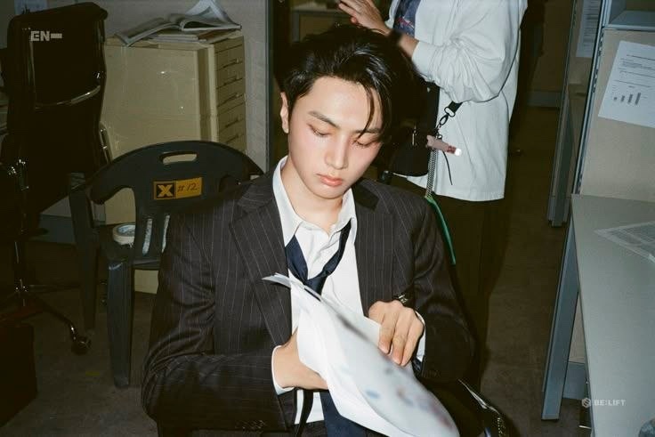 BERMUARA. tweet media