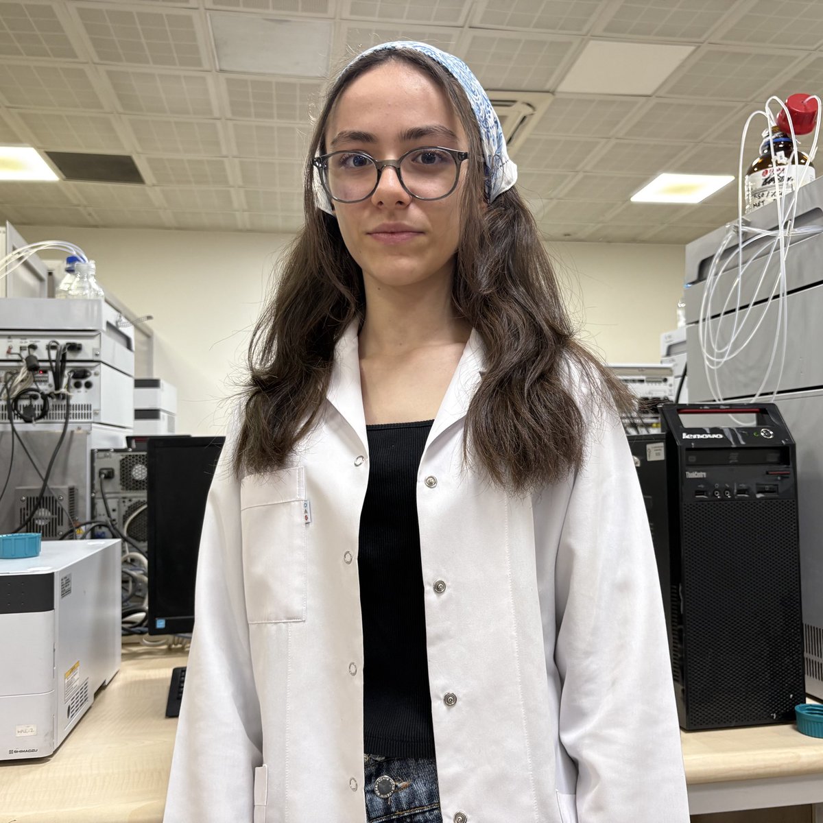 İzmir'de annesini kanserden kaybeden bir lise öğrencisi,
 “ONCOMathRIX” adlı yapay zekâ sistemi geliştirdi.

Sistemin yüzde 97 başarı oranına ulaştığı ve kanseri tarihe gömmek için büyük bir adım olduğunu söyledi.