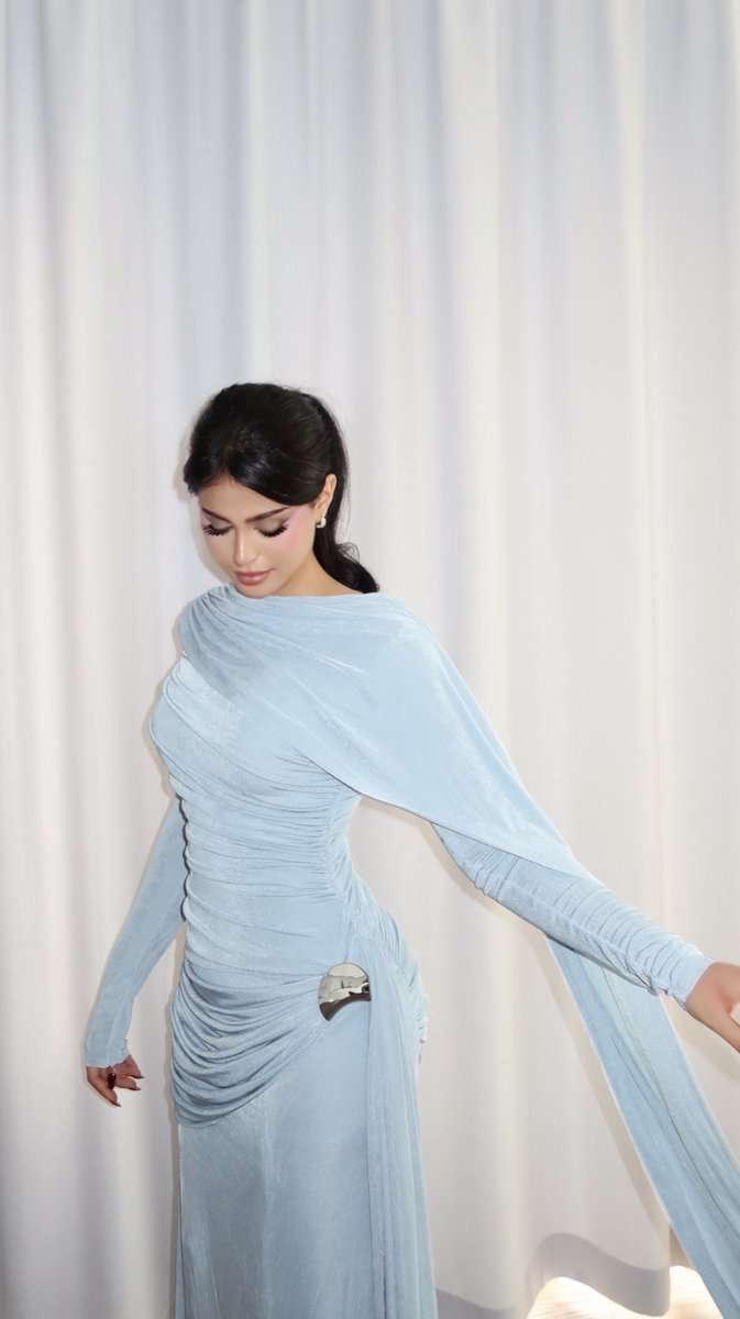 قمــر tweet media