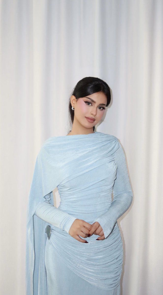 قمــر tweet media