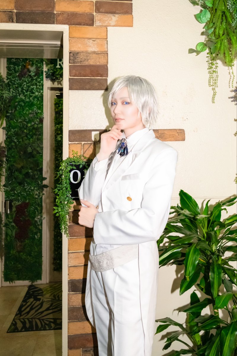 SamLabCamera's tweet photo. べあふぇす異世界酒場にて、コスプレイヤーの雪芽さんを撮らせてもらいました📸

白スーツ素敵ですよね✨✨

まだまだ勉強不足ですが、コスプレ写真をも撮っていけたらなと思ってます。

雪芽@yuki_me2525

#べあふぇす異世界酒場 
#コスプレイヤー 
#男装
#白スーツ
#福岡カメラマン https://t.co/G4GGQmz5sQ