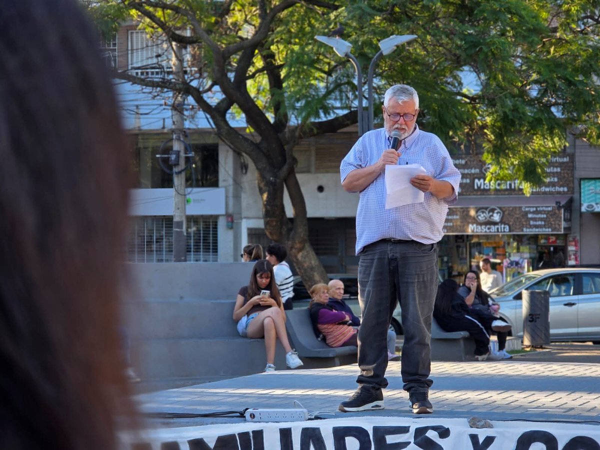 Memoria en Tres de Febrero tweet media