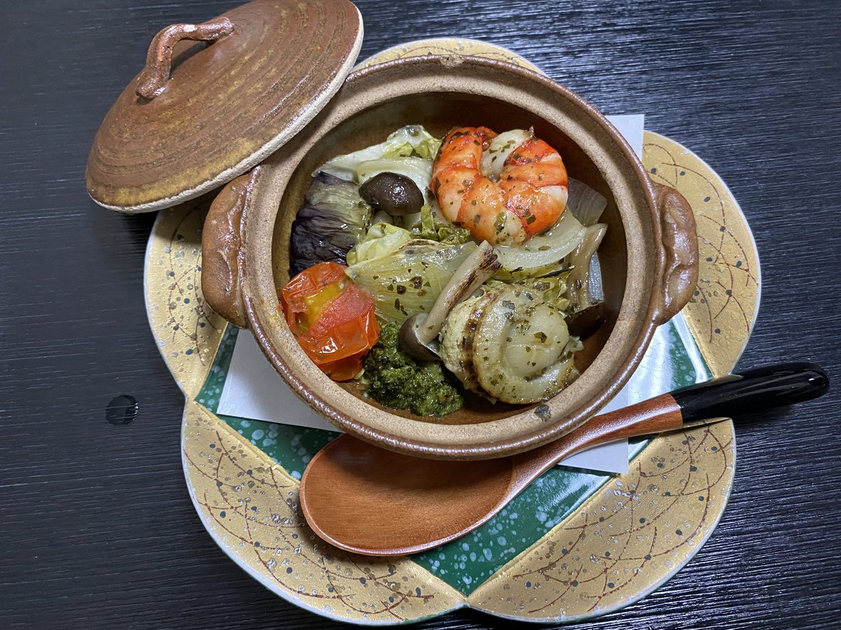 アート tweet media