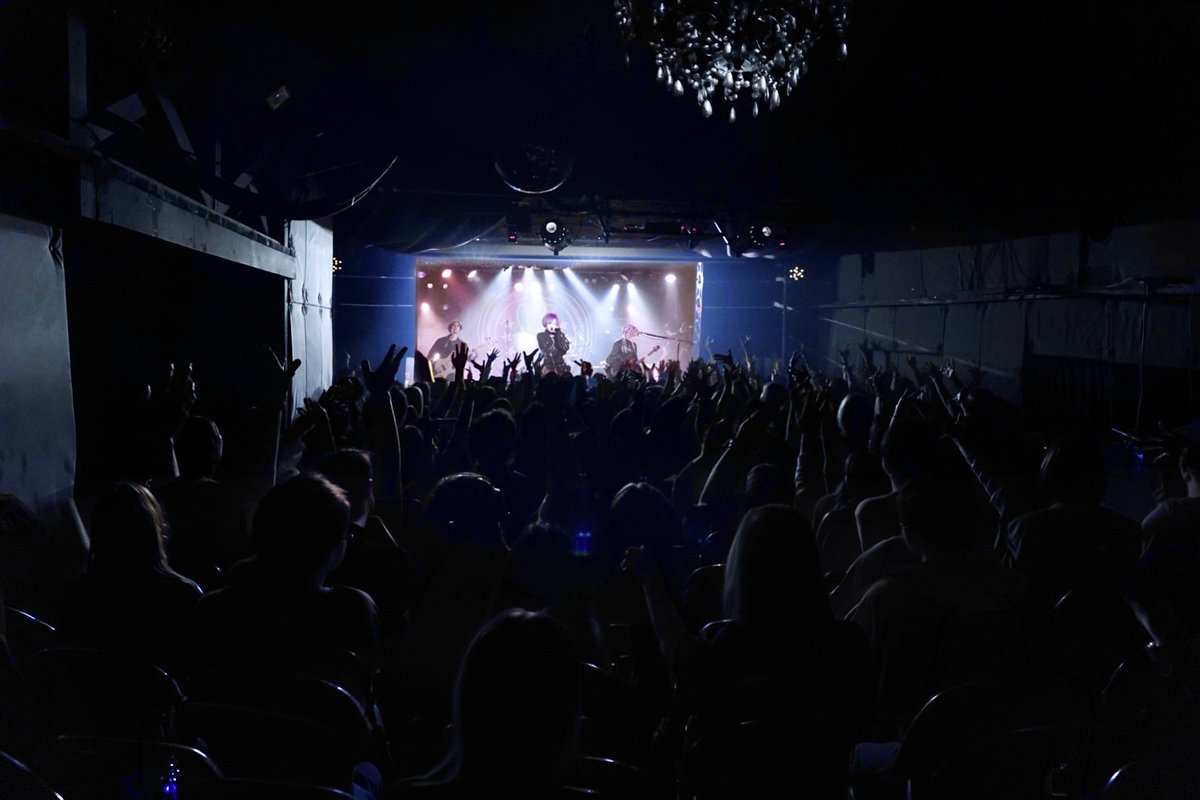 LM.C official tweet media