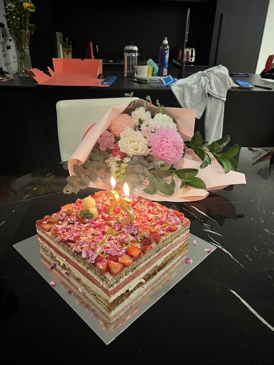 a *·˚ ༘♡ tweet media